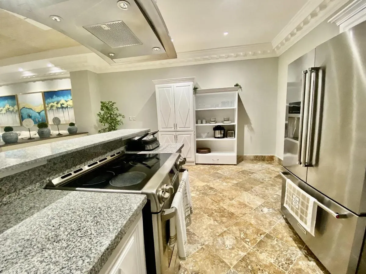 Amazing Beachfront Condo Cap Cana, プンタ・カナ アパート